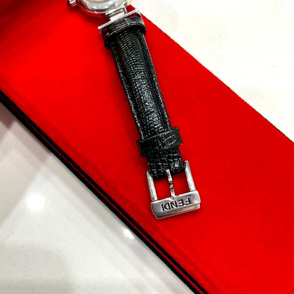 Ladies AUTHENTIC FENDI DRESS watch💖💖 - Picture 14 of 15